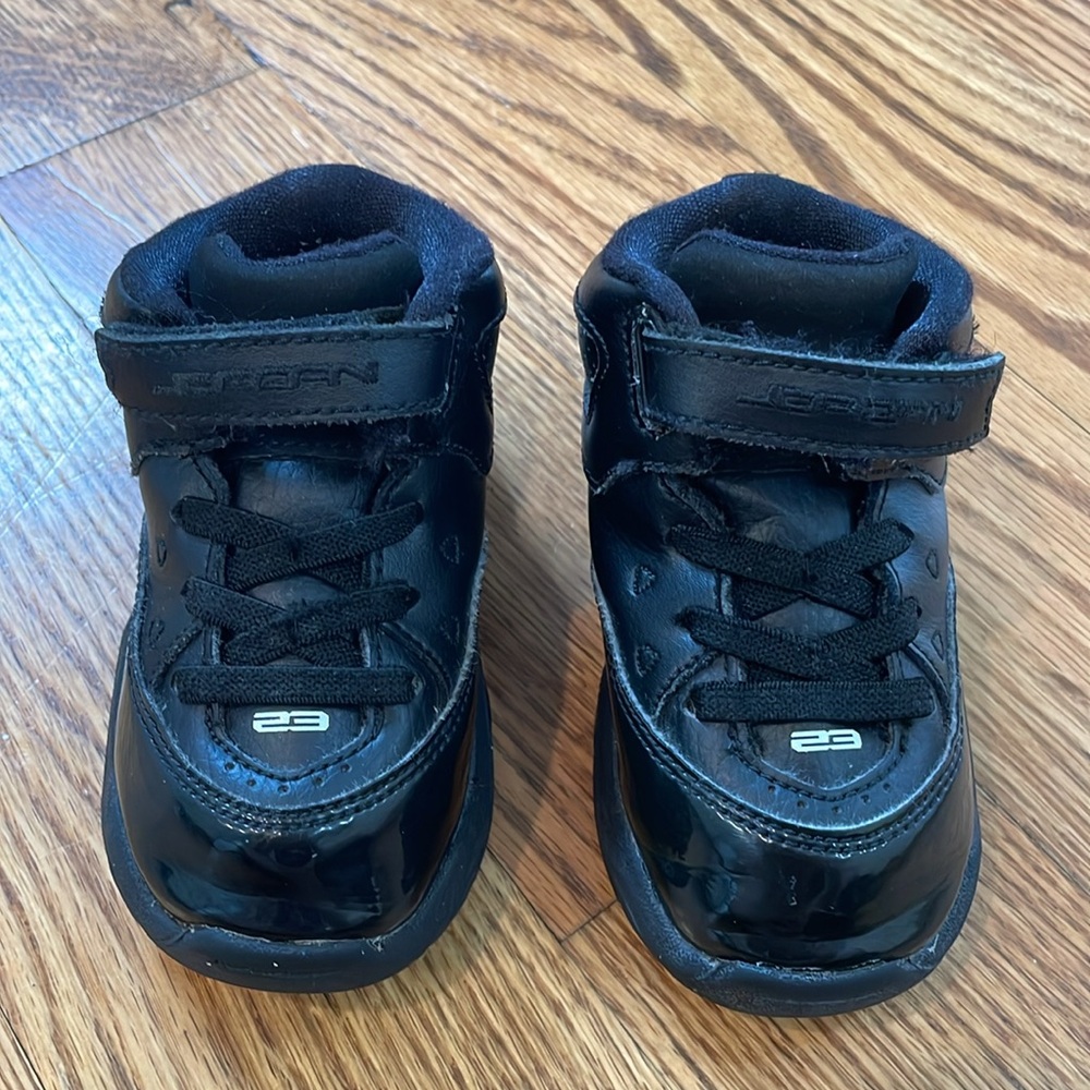 Jordan Brand Loyal Triple Black Sneakers. Size 6c. Excellent Condition. - Picture 5 of 13